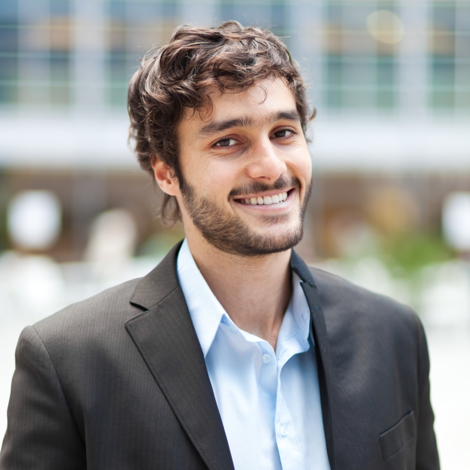 Portrait of an handsome businessman outdoor in the city